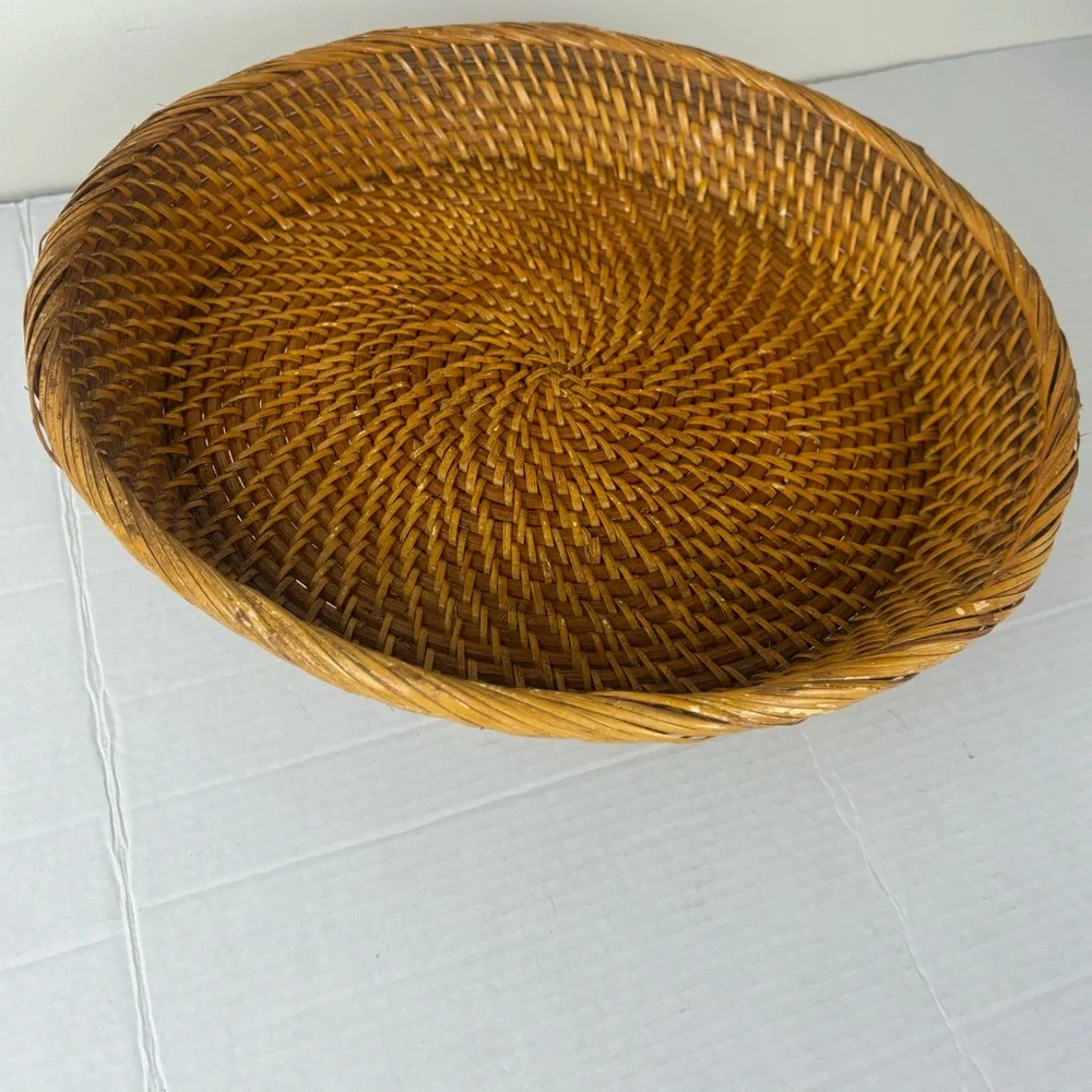Large natural rattan pedestal fruit bowl/footed serving/display